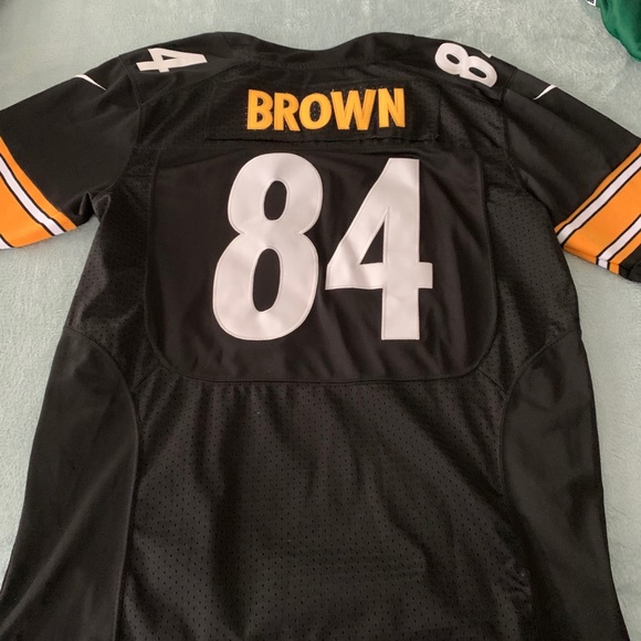 ALL NFL JERSEYS FOR SALE.It’s 200 for all of them. - Picture 4 of 16